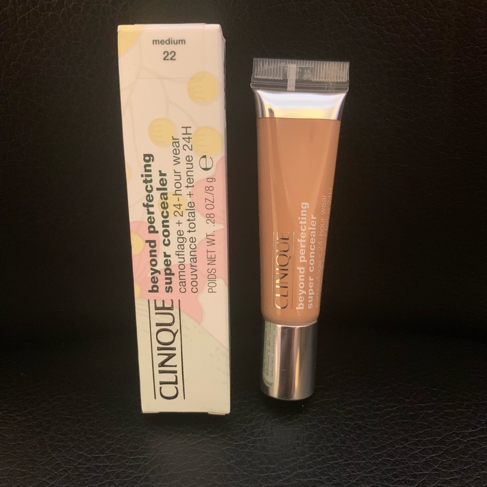 Clinique Beyond Perfecting Super Concealer Medium - Picture 1 of 3